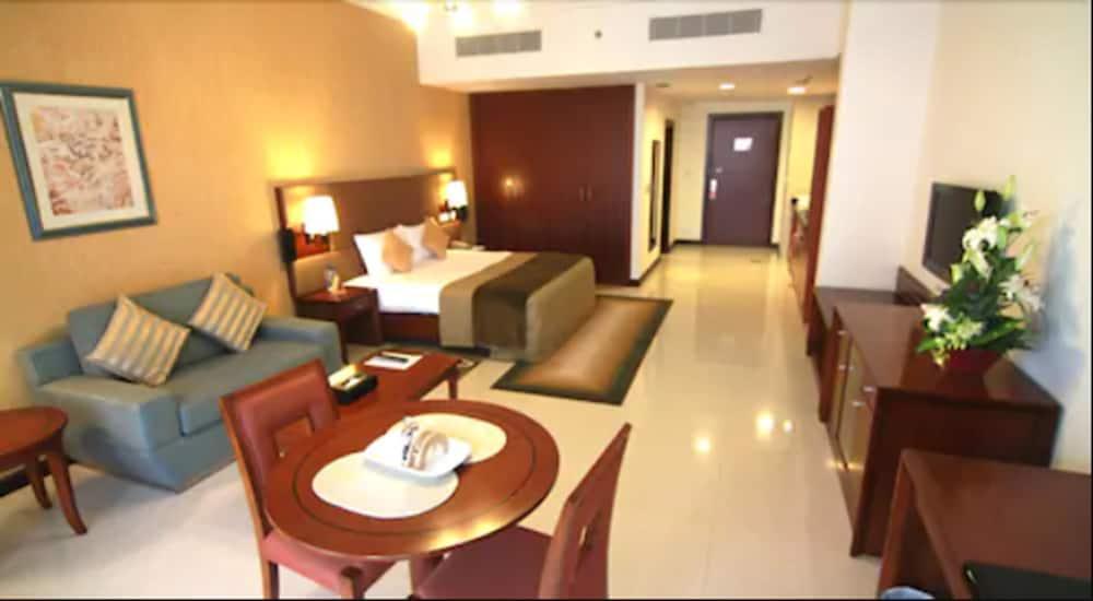 Star Metro Deira Hotel Apartments Dubai Buitenkant foto